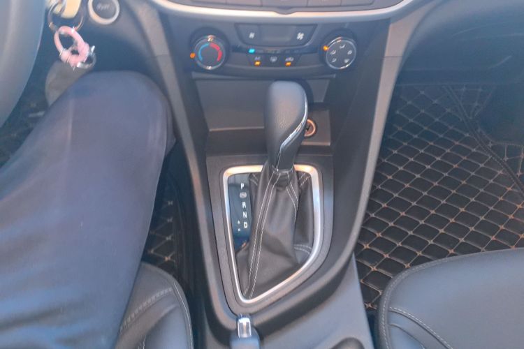 别克 英朗 2021款 改款 典范 1.5L 自动精英型中控内饰18