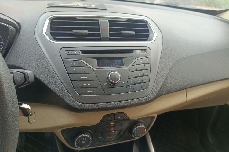 福特 福睿斯 2015款 1.5L 自动舒适型局部细节16