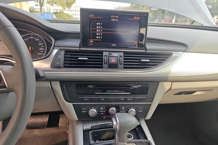 奥迪A6L 2015款 TFSI 百万纪念智领型中控内饰16