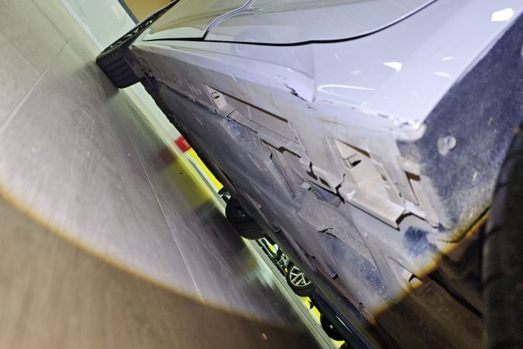 丰田 雷凌 2022款 双擎 1.8H E-CVT运动版局部细节9002