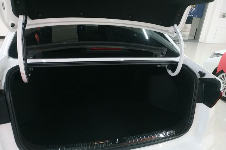 吉利汽车 帝豪 2025款 第4代 1.5L CVT星耀版机舱底盘23