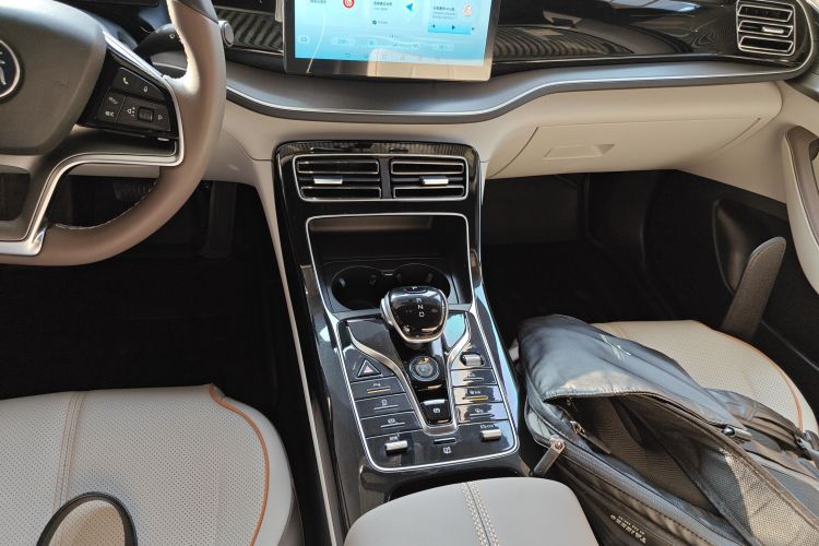 比亚迪 秦PLUS 2023款 冠军版 EV 510KM超越型中控内饰18