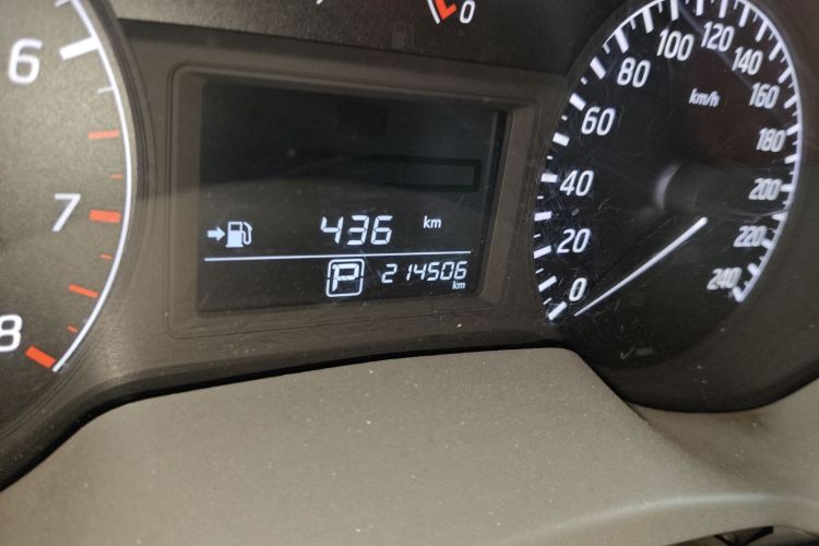 日产 轩逸 2012款 1.6XL CVT豪华版中控内饰15