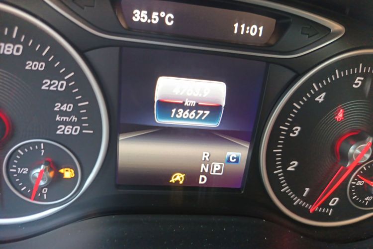 奔驰B级 2015款 B 200 动感型中控内饰15