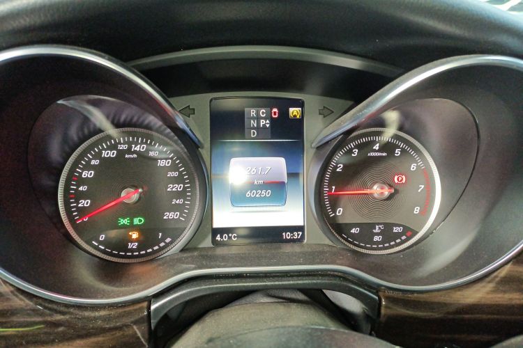 奔驰V级 2017款 V 260 领航版局部细节14