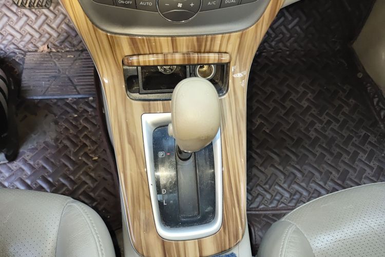 日产 轩逸 2014款 1.6XV CVT尊享版中控内饰18