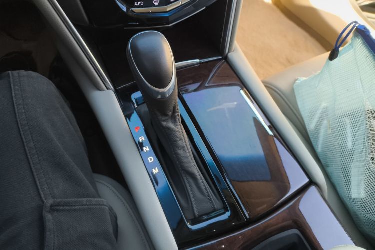 凯迪拉克XTS 2015款 28T 舒适型中控内饰18