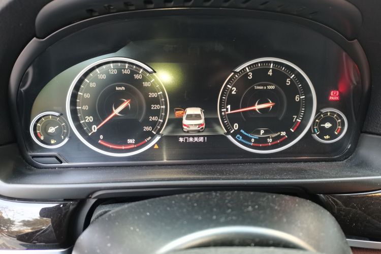 宝马5系 2017款 528Li 领先型中控内饰14