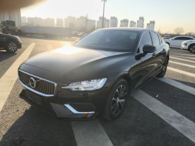 沃尔沃S60 2021款 T4 智逸豪华版