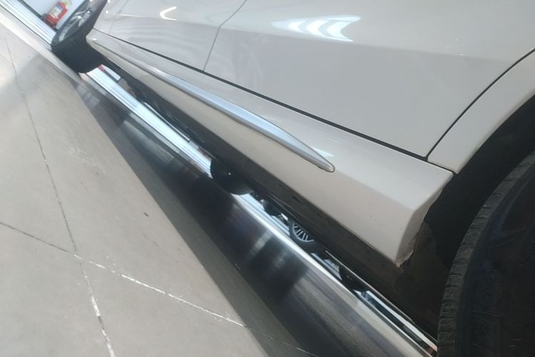 奔驰C级 2020款 改款 C 260 L 运动版局部细节9002