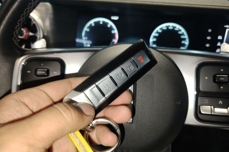 坦克300 2021款 越野版 2.0T 征服者中控内饰7001