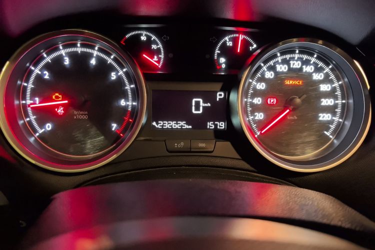 标致408 2014款 1.8L 自动豪华版中控内饰15