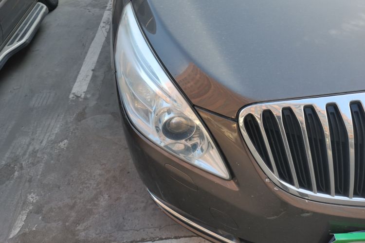 别克GL8 2011款 3.0L GT豪华商务豪雅版车身外观6006