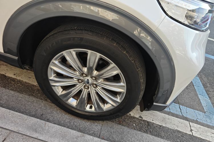 福特 探险者 2020款 EcoBoost 285 四驱钛金版 7座车身外观10