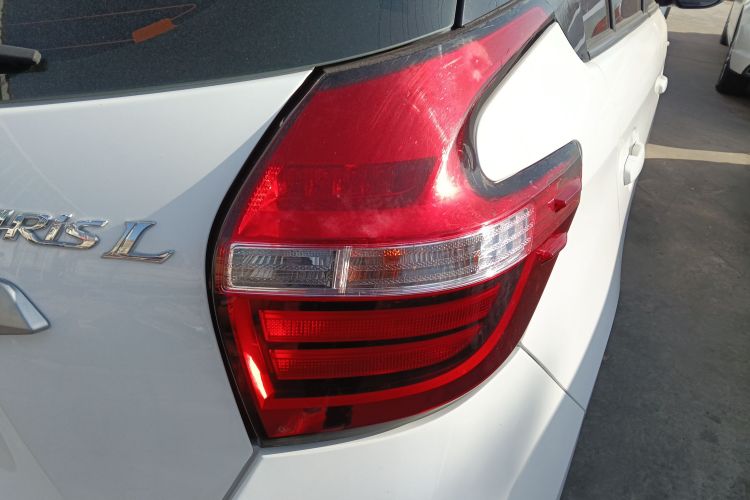 丰田 YARiS L 致炫 2017款 1.5E CVT劲速升级版车身外观9