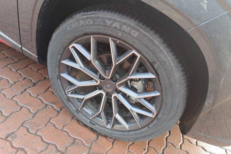 长安欧尚Z6 2023款 蓝鲸 1.5T DCT智领型城市版车身外观10