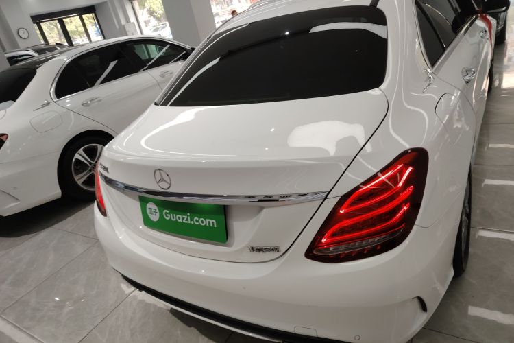 奔驰C级 2018款 C 180 L 时尚型运动版车身外观6