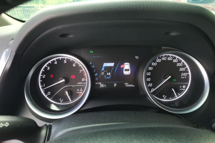 丰田 凯美瑞 2018款 2.0G 豪华版中控内饰14