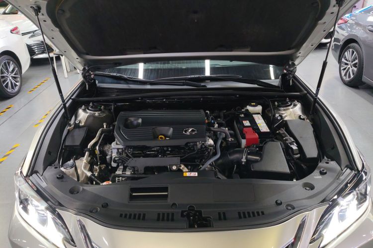 雷克萨斯ES 2023款 260 卓越版机舱底盘24