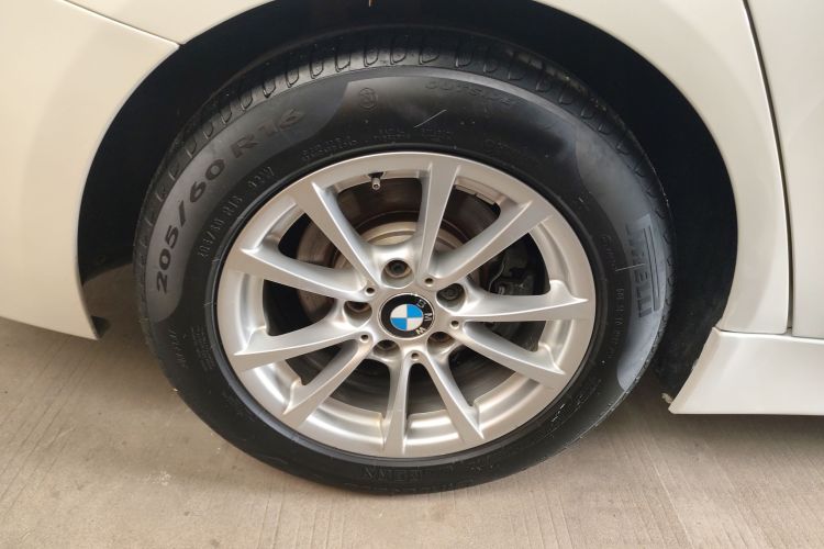 宝马3系 2015款 316i 进取型车身外观6008