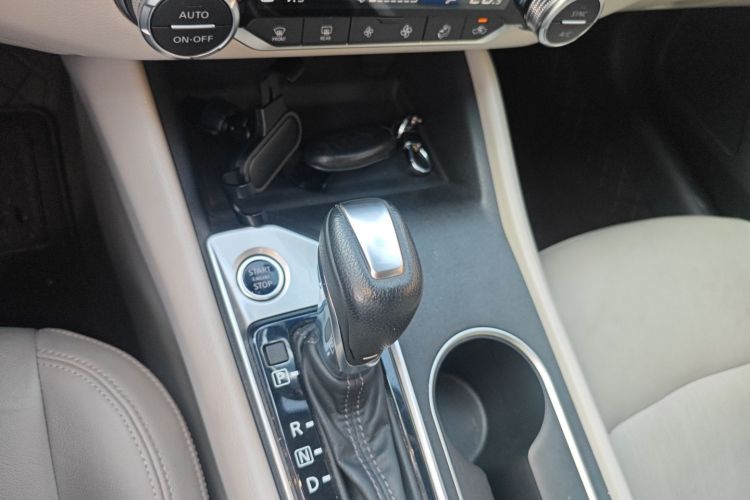 日产 天籁 2019款 2.0L XL Upper 智行版中控内饰18