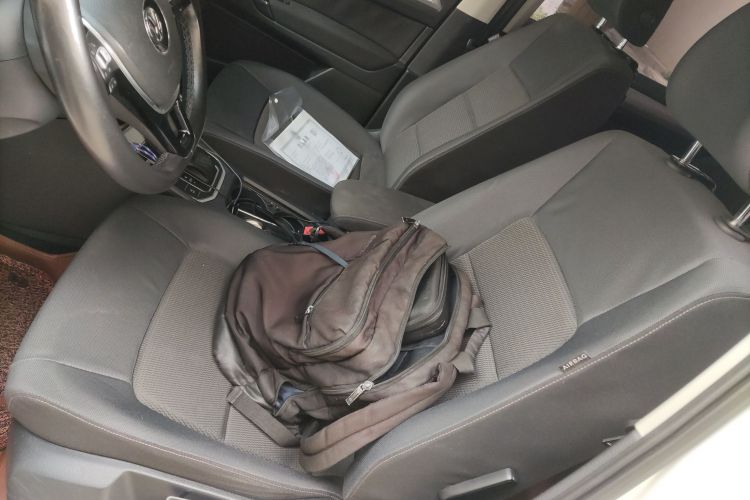 大众 高尔夫·嘉旅 2016款 230TSI 自动进取型中控内饰19