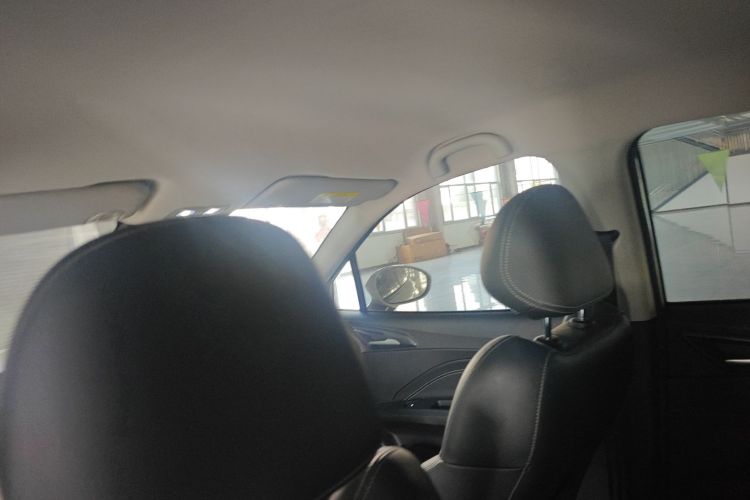 哪吒汽车 哪吒V 2021款 长续航娱乐版升级型中控内饰22