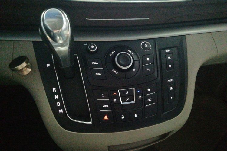 别克GL8 2018款 28T 豪华型 国VI中控内饰18