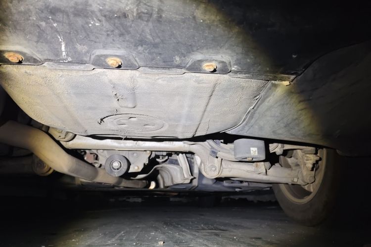 宝马5系 2013款 525Li 豪华型局部细节9009