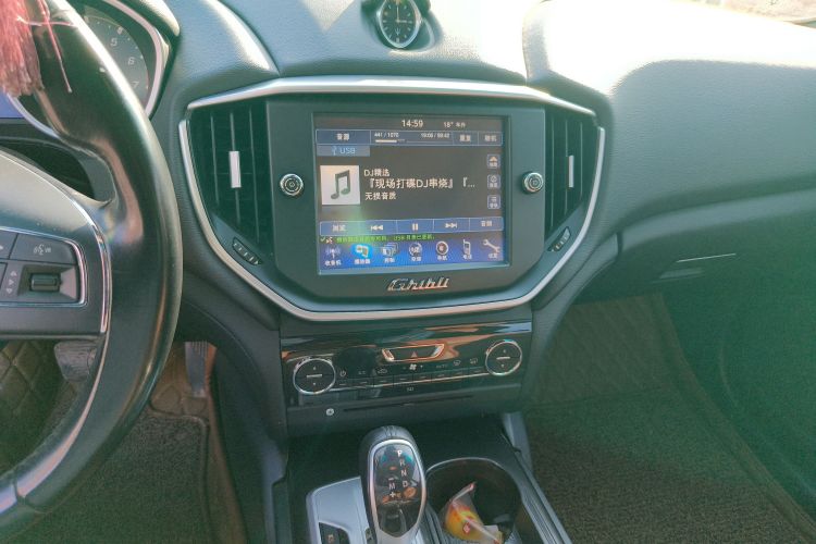 玛莎拉蒂 Ghibli 2014款 3.0T 标准版中控内饰16