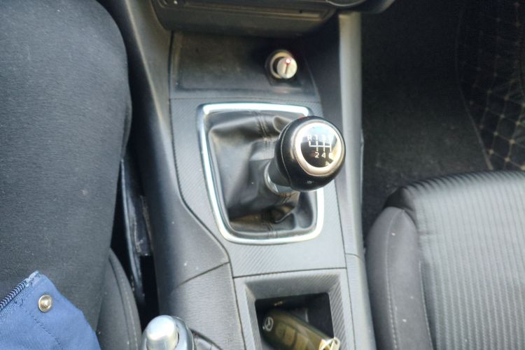 马自达3 昂克赛拉 2014款 三厢 1.5L 手动舒适型中控内饰18