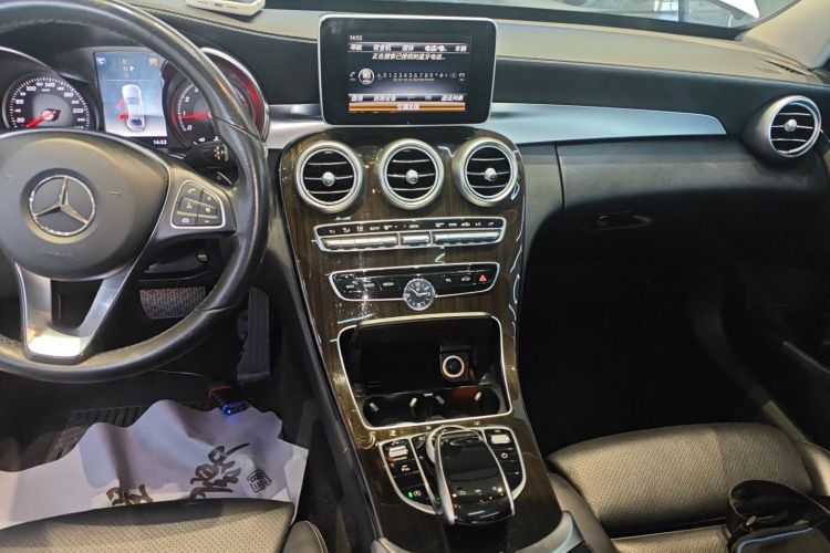 奔驰C级 2018款 C 200 L局部细节16