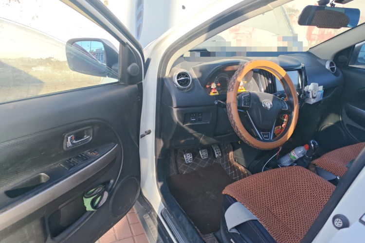 长城M4 2014款 1.5L 手动舒适型中控内饰20