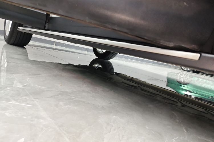 奔驰GLB 2022款 改款二 GLB 200 动感型局部细节9001