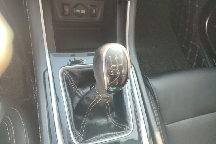 长安 逸动 2018款 1.6L GDI 手动时尚型中控内饰18