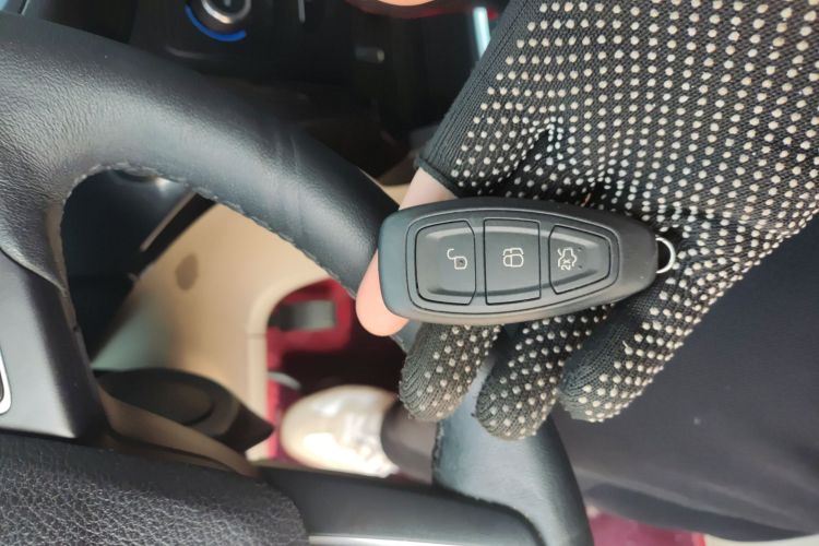 福特 翼虎 2017款 EcoBoost 180 四驱尊翼型中控内饰11