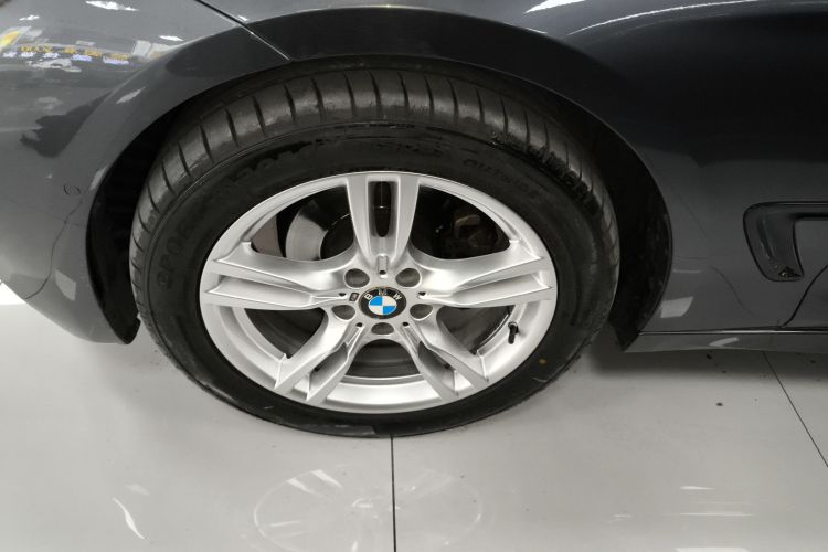 宝马3系GT 2019款 320i M运动型车身外观6007