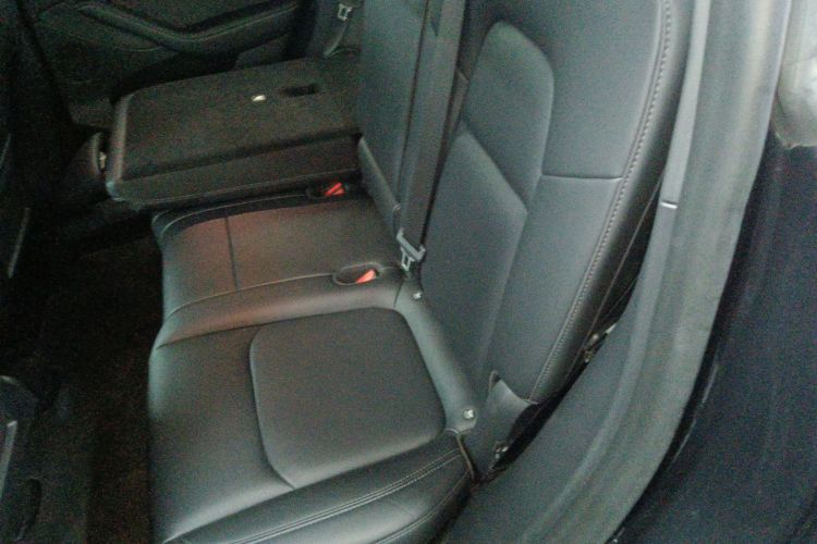 特斯拉 Model Y 2024款 后轮驱动版中控内饰21