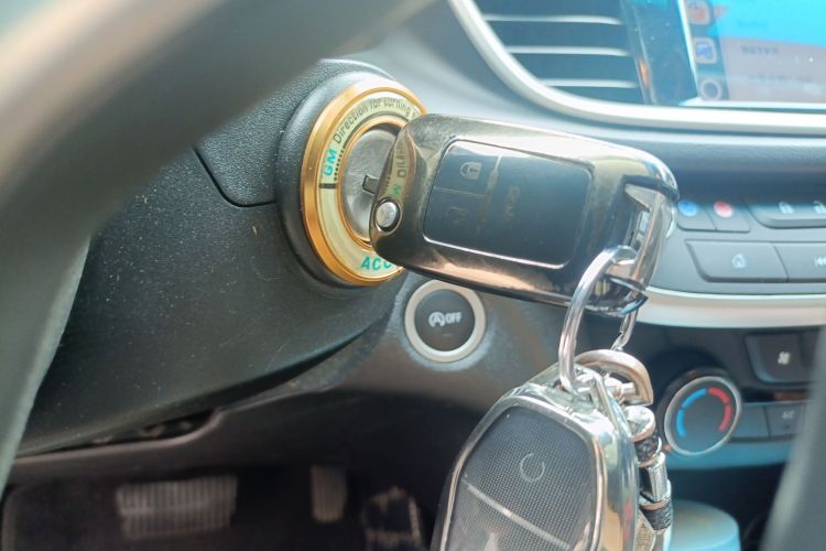 别克 英朗 2021款 改款 典范 1.5L 自动精英型中控内饰7001