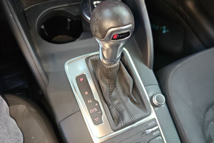 奥迪A3 2014款 Sportback 35 TFSI 自动进取型中控内饰18