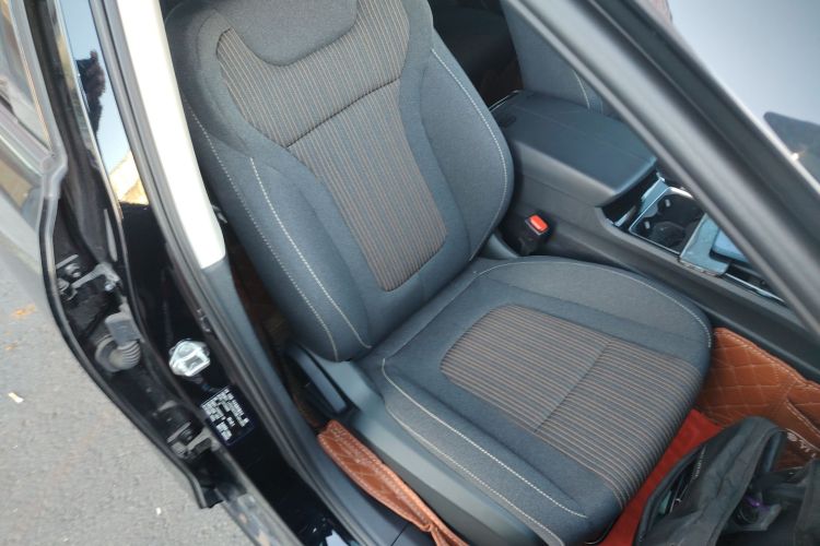 奔腾B70 2022款 第三代 1.5T 自动乐享型局部细节41