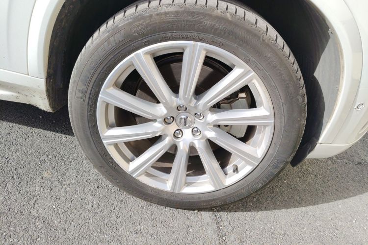 沃尔沃XC90新能源 2018款 E驱混动 T8 智尊版 7座车身外观10