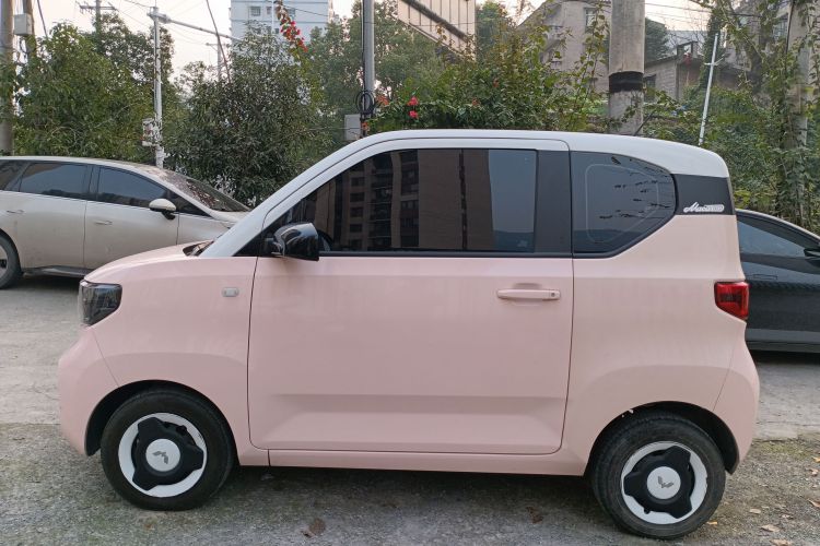 五菱汽车 宏光MINIEV 2022款 马卡龙臻享款 磷酸铁锂车身外观4