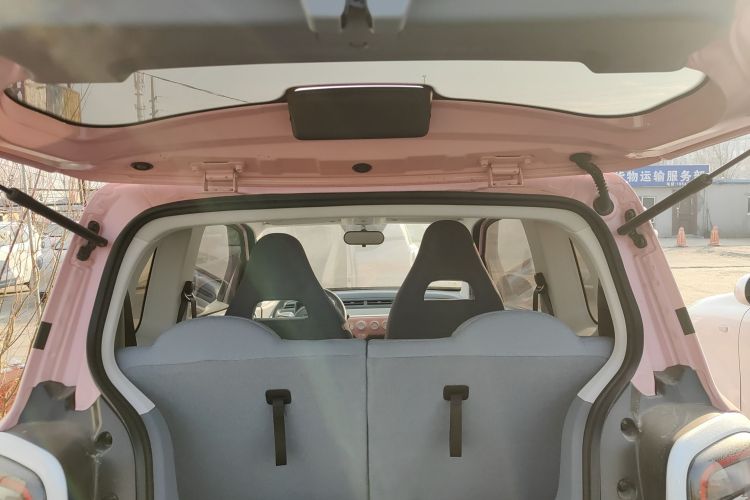 奔腾小马 2025款 222km 闪电马局部细节23