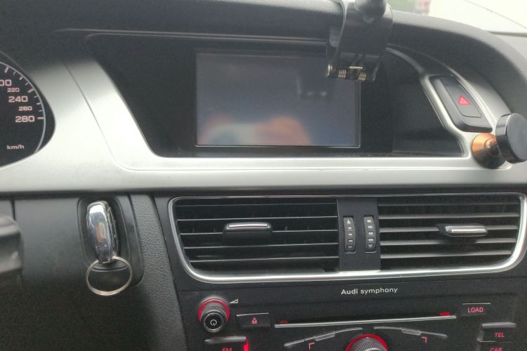 奥迪A4L 2012款 2.0 TFSI 自动标准型中控内饰16