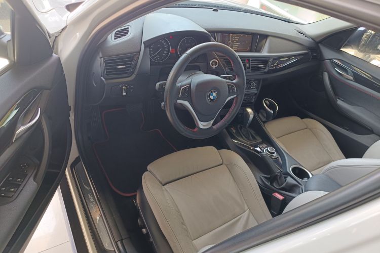 宝马X1 2013款 sDrive18i 运动设计套装中控内饰7003