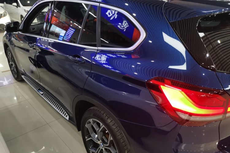 宝马X1 2020款 sDrive20Li 尊享型车身外观4