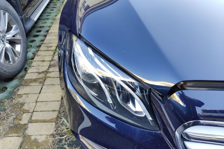 奔驰E级 2020款 改款 E 300 L 运动殊享版车身外观8