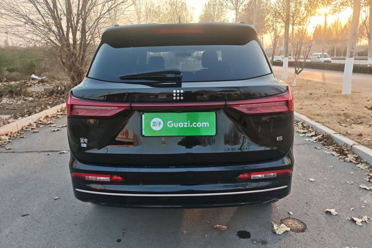 蓝电E5 2023款 1.5L DE-i 100KM畅享型 5座车身外观6