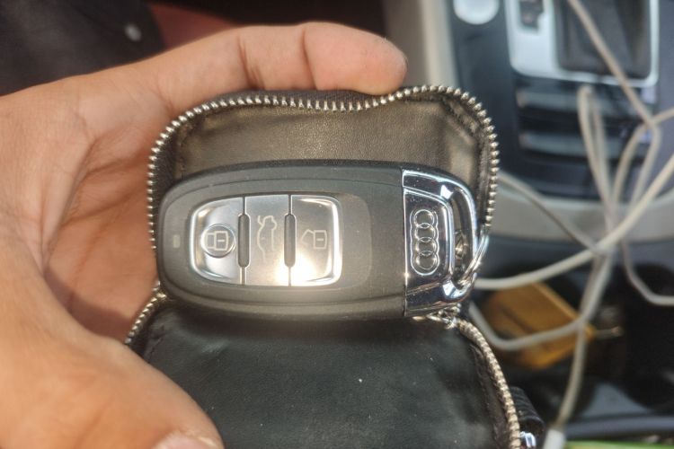 奥迪Q5 2013款 40 TFSI 进取型中控内饰7001